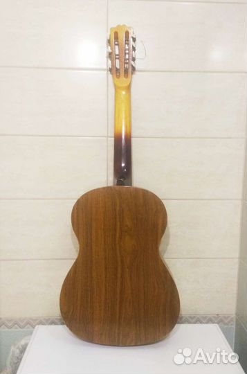 Акустическая гитара