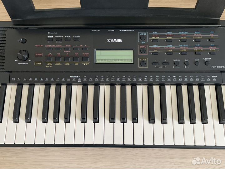 Синтезатор yamaha PSR-E273 черный