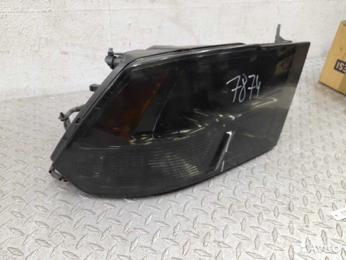 Фара правая для Dodge RAM IV (DS/DJ)