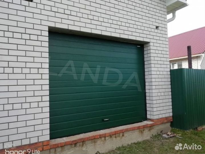 Секционные ворота