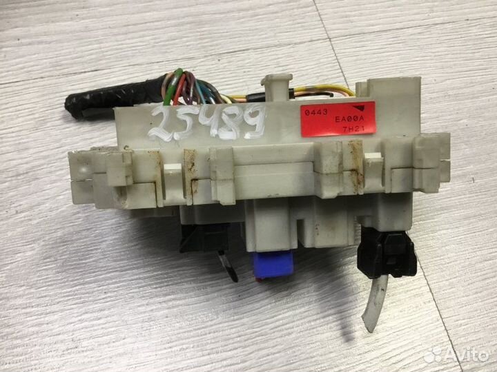 Блок реле и предохранителей Nissan Navara 2.5 2008