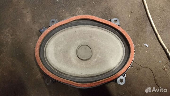 Динамик в зaднюю полку toyota camry v50