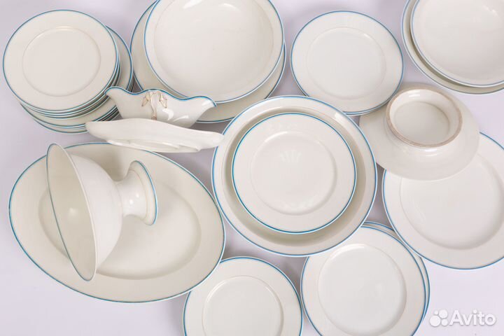 Старинный столовый сервиз