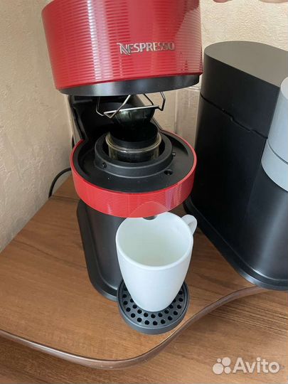 Капсульная кофемашина Nespresso Vertuo Next GCV1