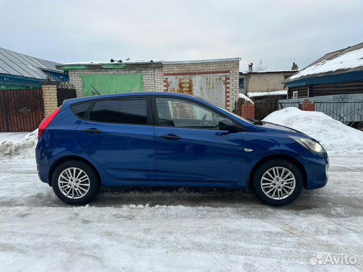 Hyundai Solaris 1.4 AT, 2012, 176 000 км