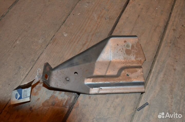 Ford transit крепление решетки радиатора