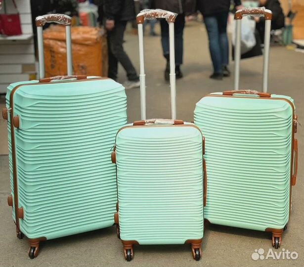 Чемодан со съемными колесами