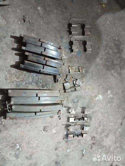 Продам ступицы диски тормозные колодки суппорта