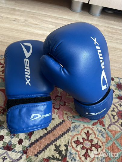 Боксерские перчатки