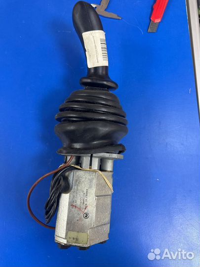 Джойстик 31LH-10200 08351775 Hyundai HL770-7A