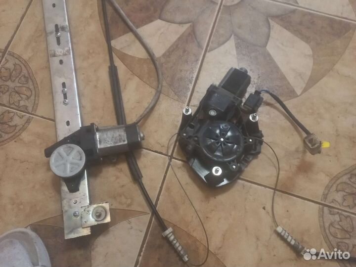 Стеклоподъемник