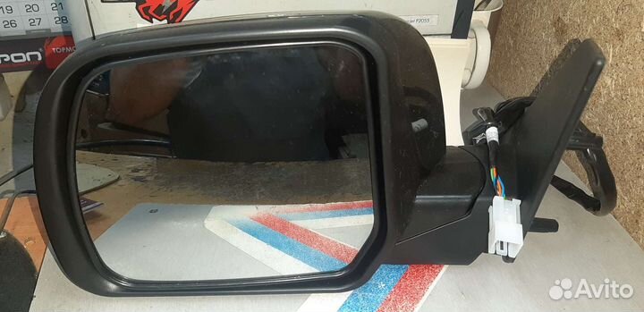 Зеркало заднего вида