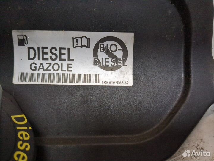 Лючок бензобака Volkswagen Passat 8 2015