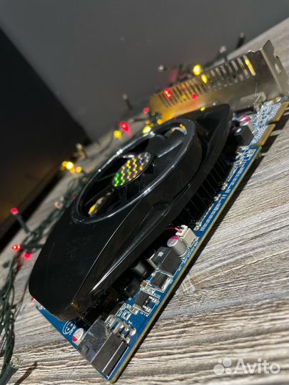 Видеокарта Sapphire HD6750 1GB