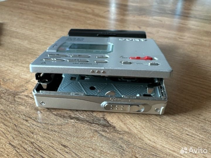 Sony portable minidisc recorder MZ-R90