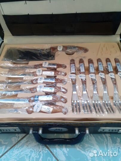 Набор ножей,кухонных инструментов