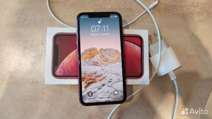 iPhone XR 64gb red