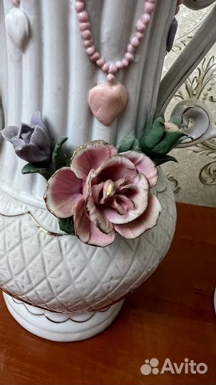 Парные вазы с лепниной