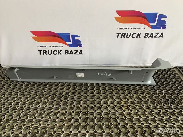 Накладка салона левая Renault T