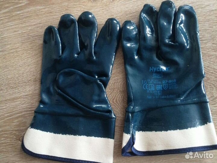 Перчатки нитриловые