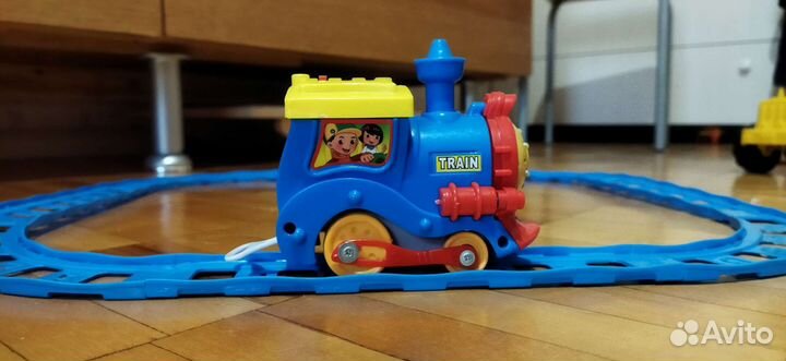 Паровозик на батарейках