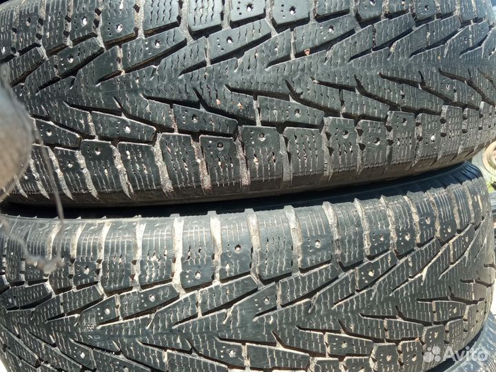 Nokian Tyres Hakkapeliitta 7 215/70 R16 100T