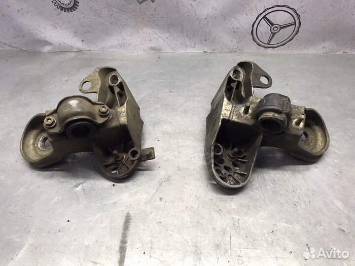 Кронштейн двигателя Audi A6 (C5) TDI, 2001г.в