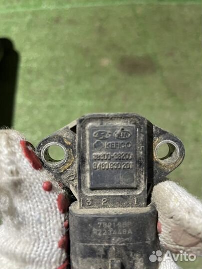 Датчик расхода воздуха Kia Sorento 1