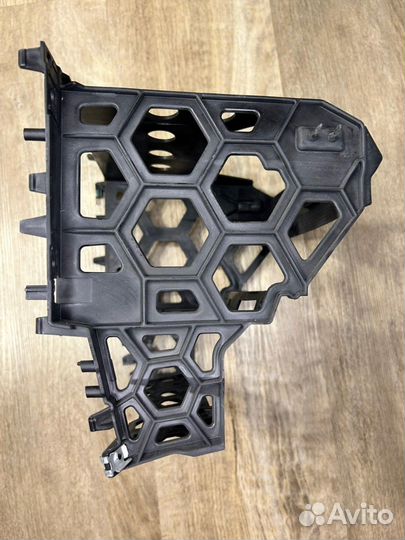 Крепление магнитофона Volkswagen Polo седан CFN