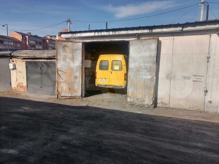 Гараж, > 30 м²