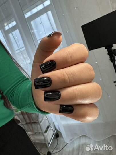 Маникюр и педикюр