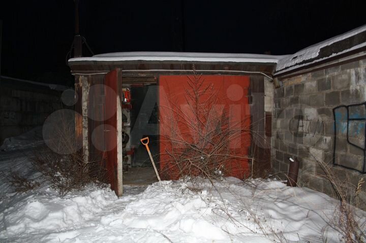 Гараж, > 30 м²