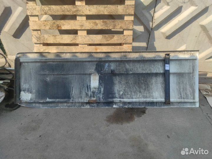 Спойлер боковой на топливный бак левый Man Tgx