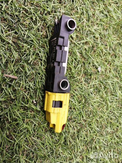 Датчик airbag Audi A4 B7