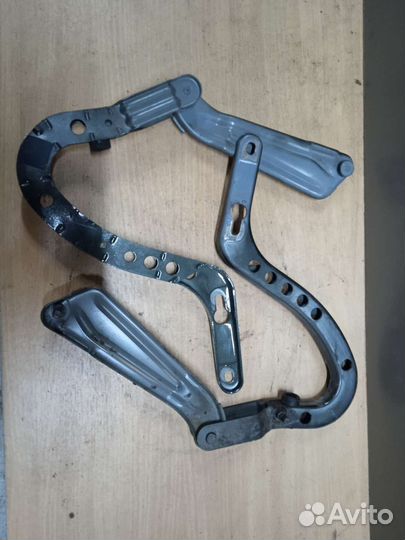 Петля багажника BMW 7 E32 бмв 7 е32