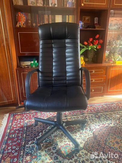 Компьютерное кресло