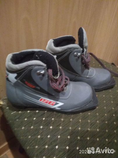 Лыжные ботинки классические