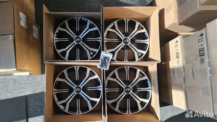 Новые комплект Россия R15 Hyundai Solaris