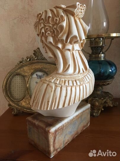 Бюст Мадонны Филиппо Липпи