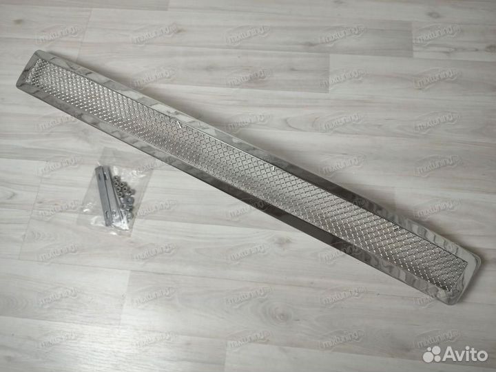 Решетка в бампер Toyota Prius III (XW30) 2009-2015