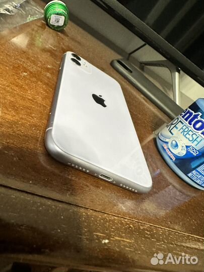 Телефон iPhone 11 128