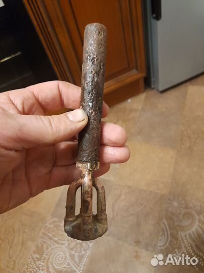 Деталь от старинного примуса