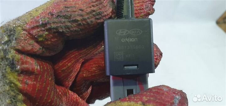 Датчик включения стопсигнала Kia Sorento III (UM)