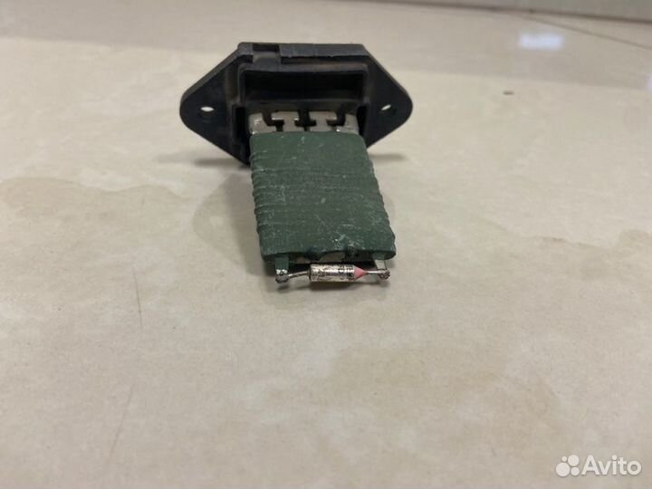 Резистор печки Geely Mk Cross хетчбек MR479QA 2012