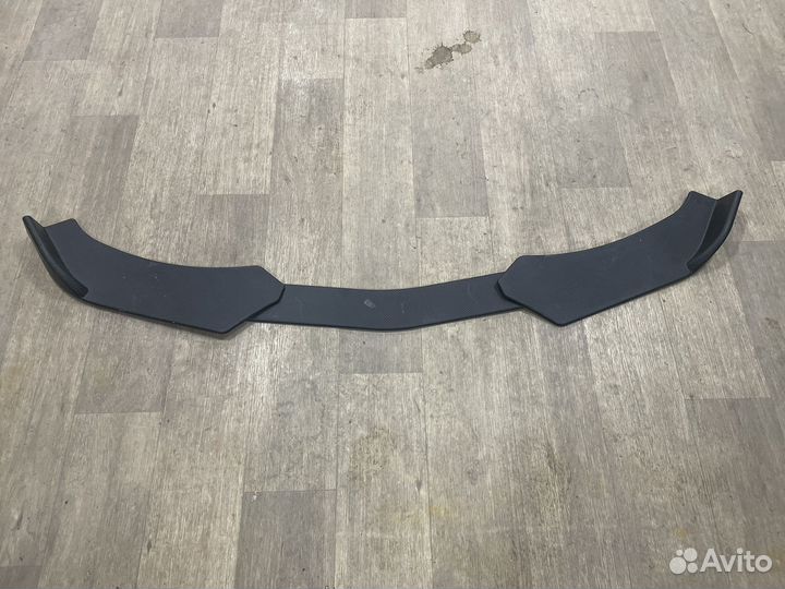 Сплитер на передний бампердля любой марки авто