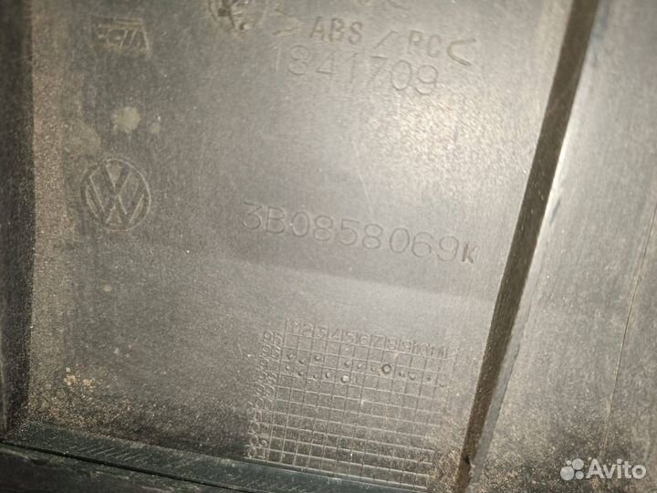 Рамка магнитолы VW Passat B5