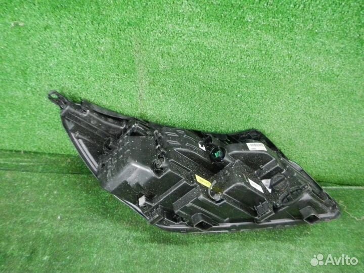 Фара левая Kia Sorento/Sorento Prime