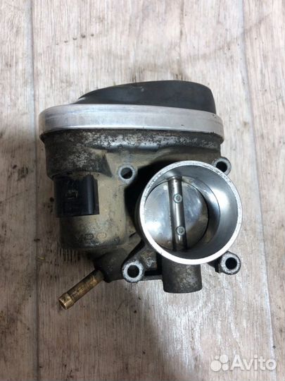 Дроссельная заслонка Skoda Octavia A4 Tour 1.4 BCA