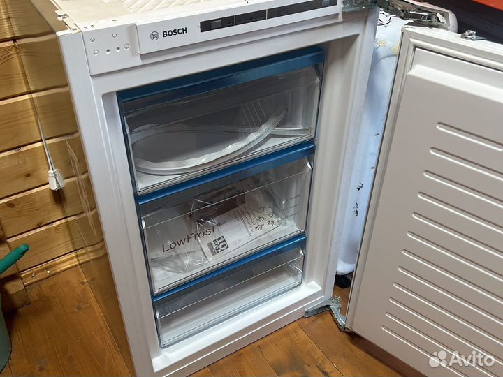 Встраиваемый морозильник bosch GIV21AF20R