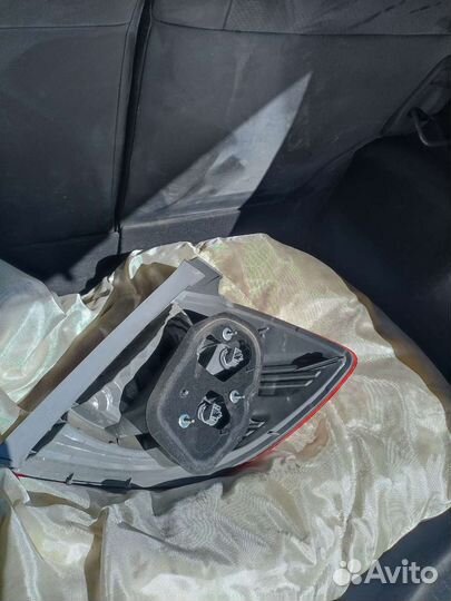 Задний левый стопарь honda fit